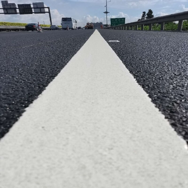 Durable Hot Melt Road Marking Paint With 10% Premixed Glass Beads for Heavy Traffic