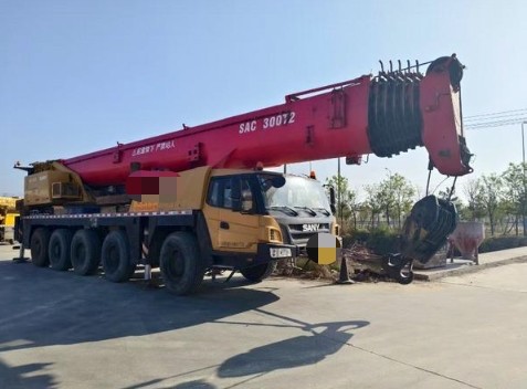 2021 Year Production Weichai Engine 130ton Lifting Capacity Hoist Crane Truck Crane Stc1300t2 for Usage