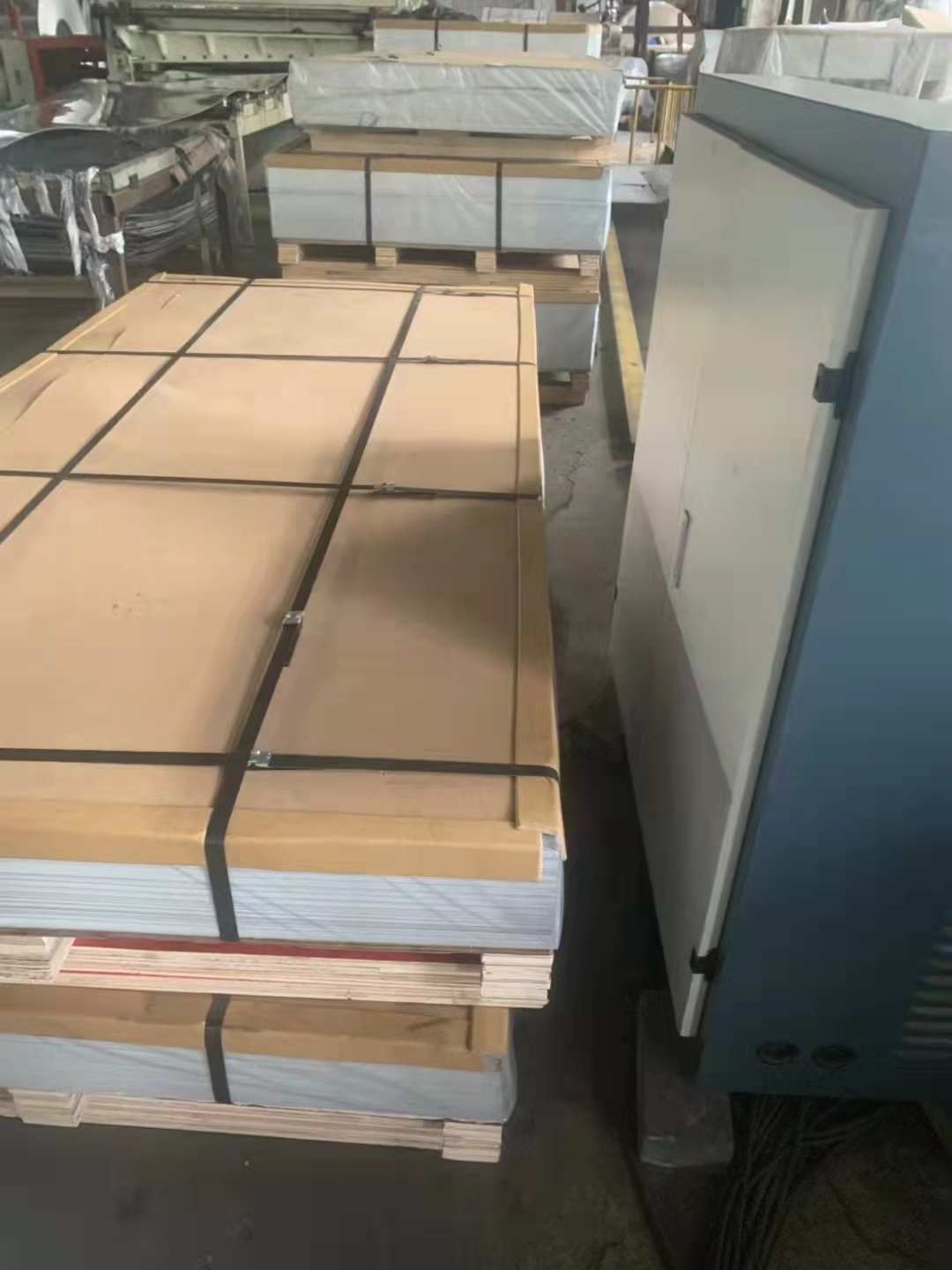 Aluminium Alloy Per Kg 3003 3105 3005 3004 Aluminum Coil Aluminum Roll for Heat Exchanger/Cooling Material/Medical Equipment