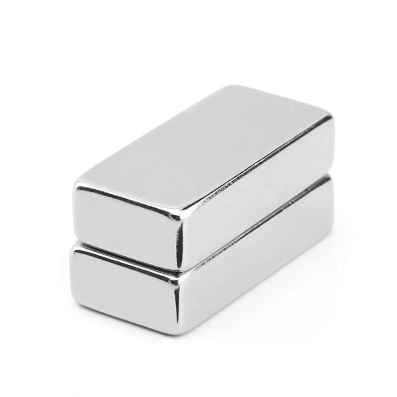 40*20*10mm N52 Neodymium Block Magnet with Axial Magnetism Direction and ±1% Tolerance