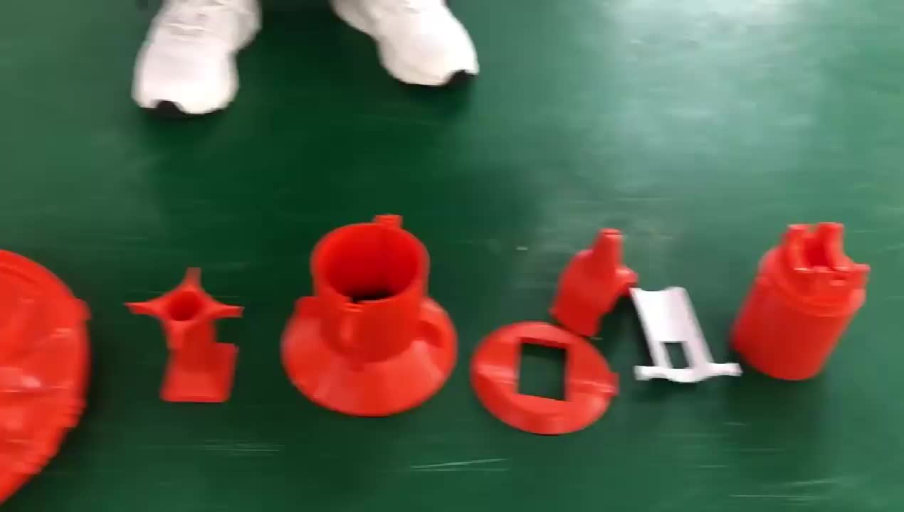  High sensitivity/favorable nipple drinking system/ chicken watering system Automatic drinkers for chicken feeding Manufactures