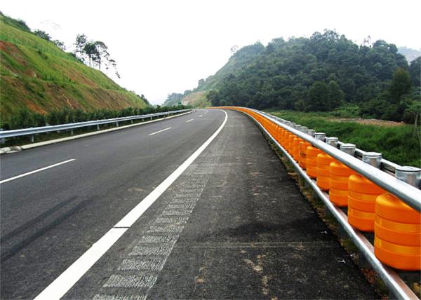 Highway Traffic Safety EVA Buckets Rolling Anti Crash Guardrail Road Roller