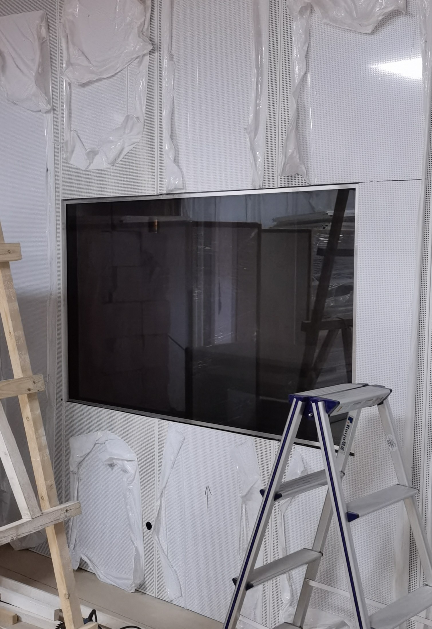 EMI Hollow EMC Radiation Protection Shielding Window Glasses 2400mm