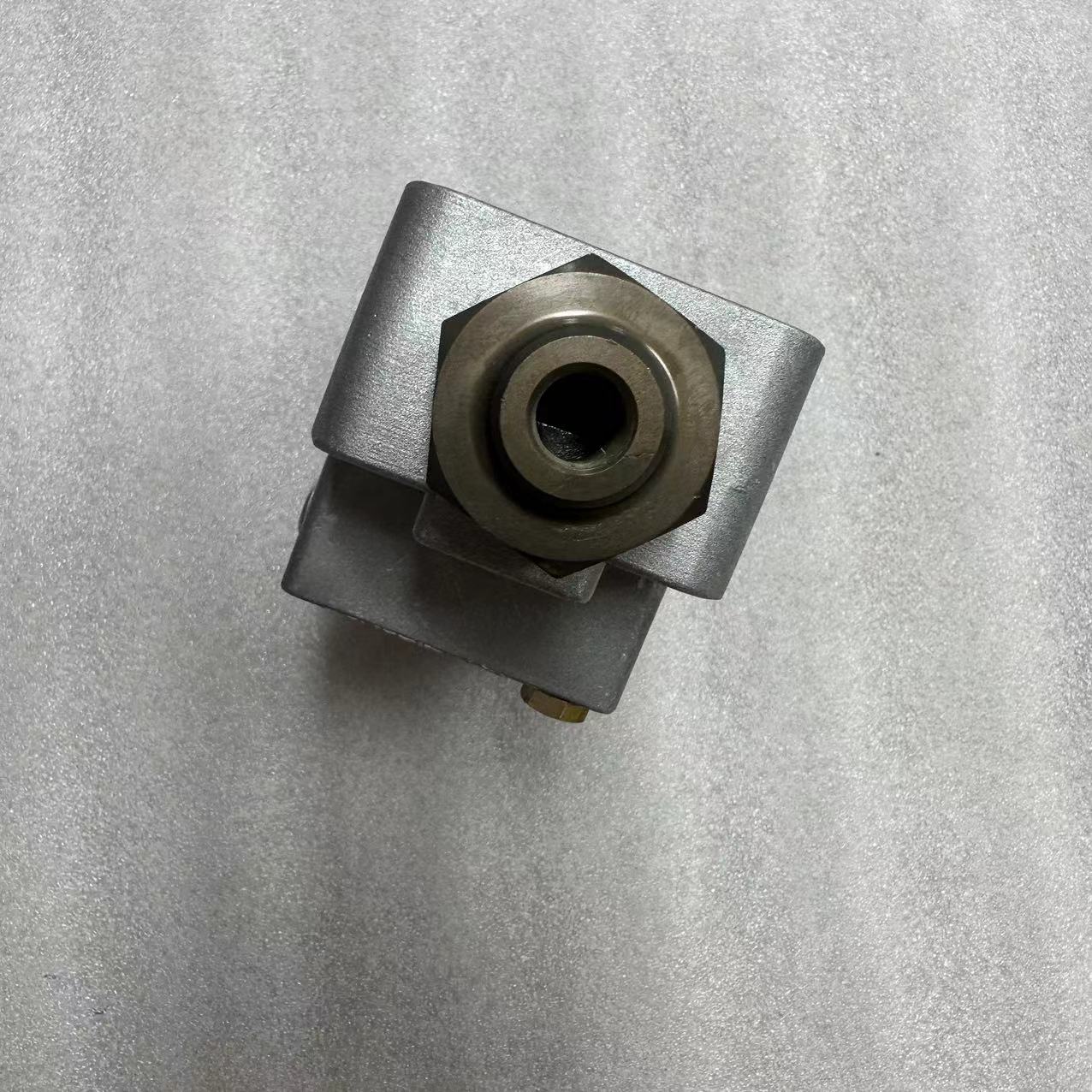 Original Transmission Follow-up Valve A5000 for Shacman Trucks in Excellent Condition