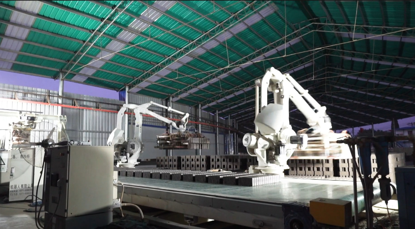 Robot Clay Brick Stacking Machine With Pressure 0.8Mpa For Brick Production Line
