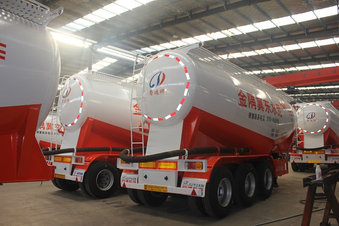 45M3 V Type Bulk Cement Tanker Powder Tank Semi Trailer with 11980*2500*3800mm Size