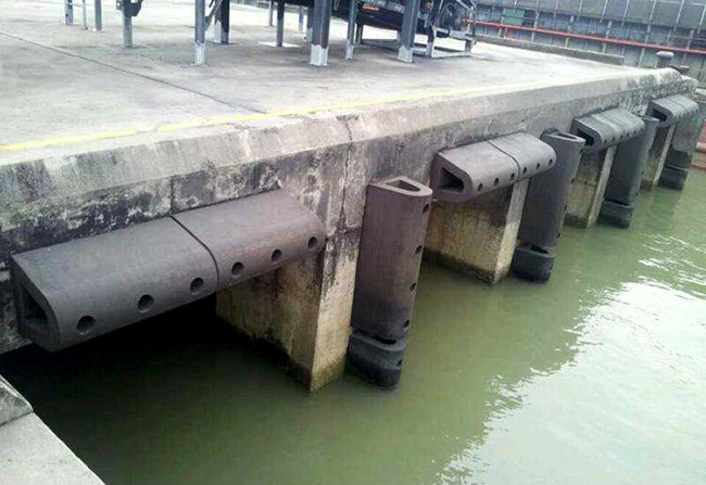 Dependable D Type Fenders Bearing Pads Marine Bollards Channel Marker Buoys Ship Corner Fenders
