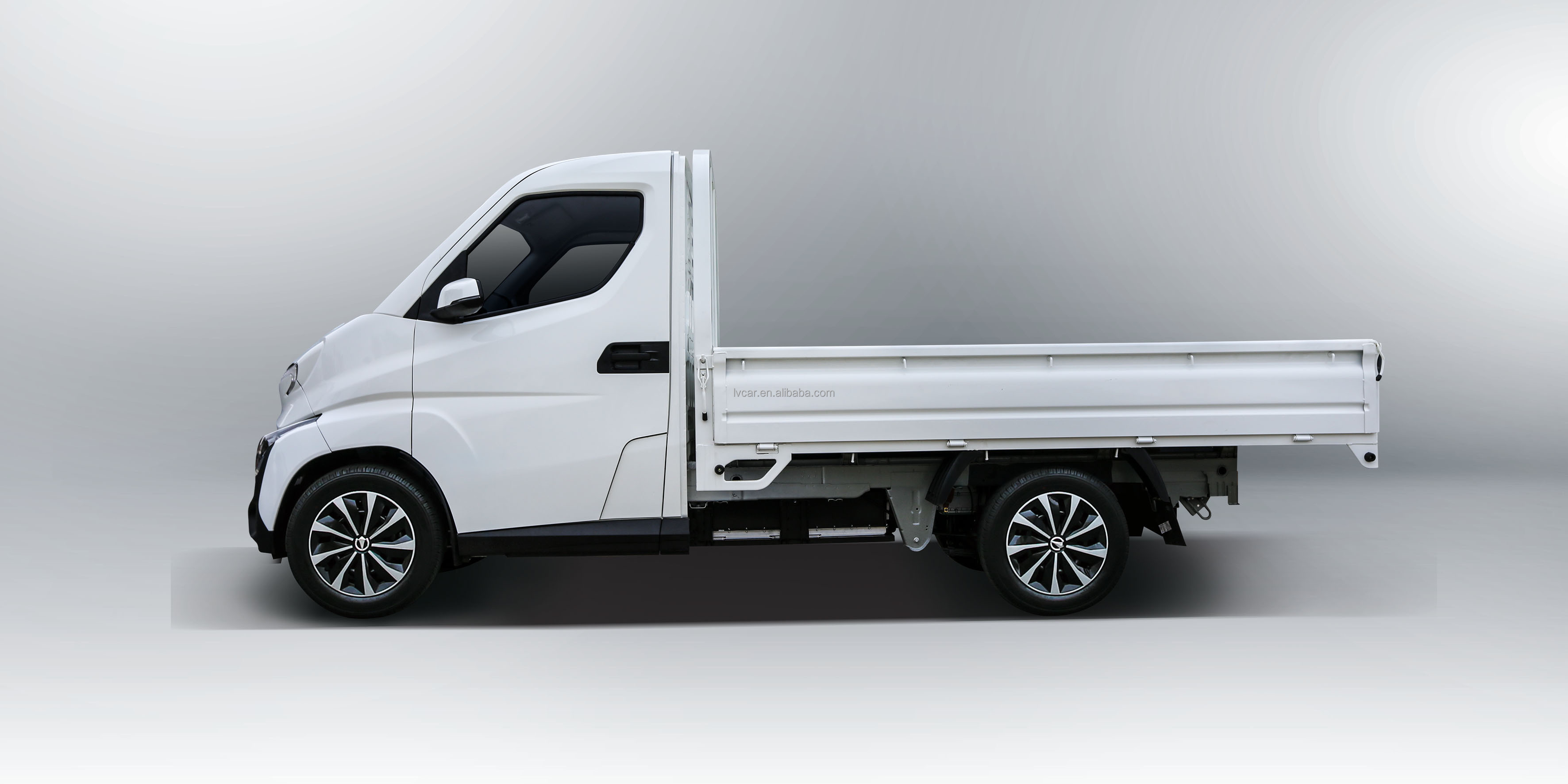 300-400Ps Maximum Power Electric Mini Truck Feidie Cars Q2V 2 Seater Van 230 km Range