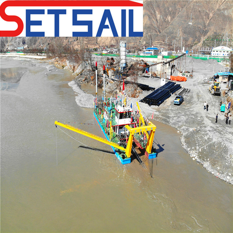 24 Inch Cutter Suction Sand Dredger Working in River