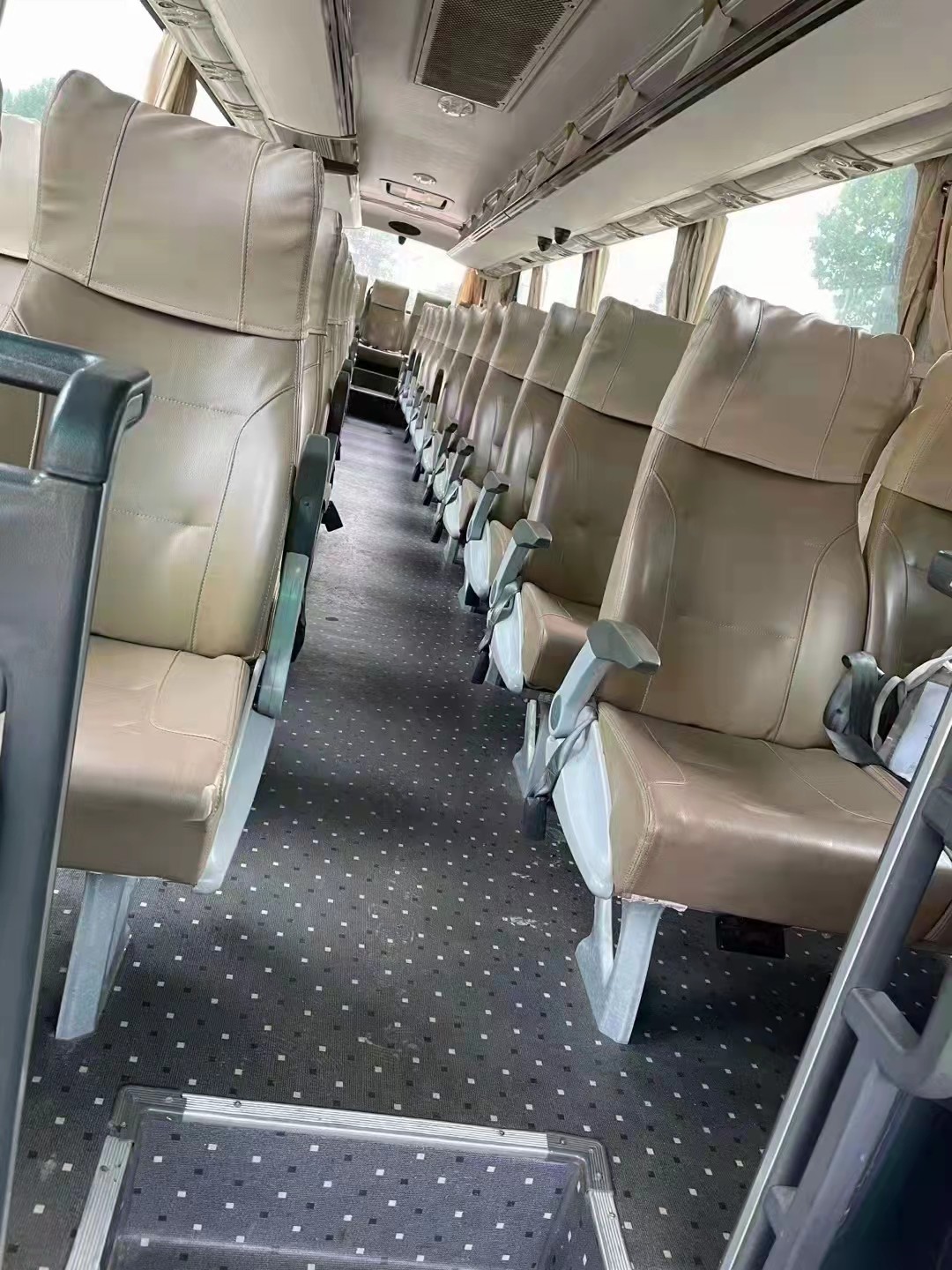 Coach Second Hand 54 Seats 12 Meters Smooth Shape Used King Long Bus XMQ6129 Double Doors