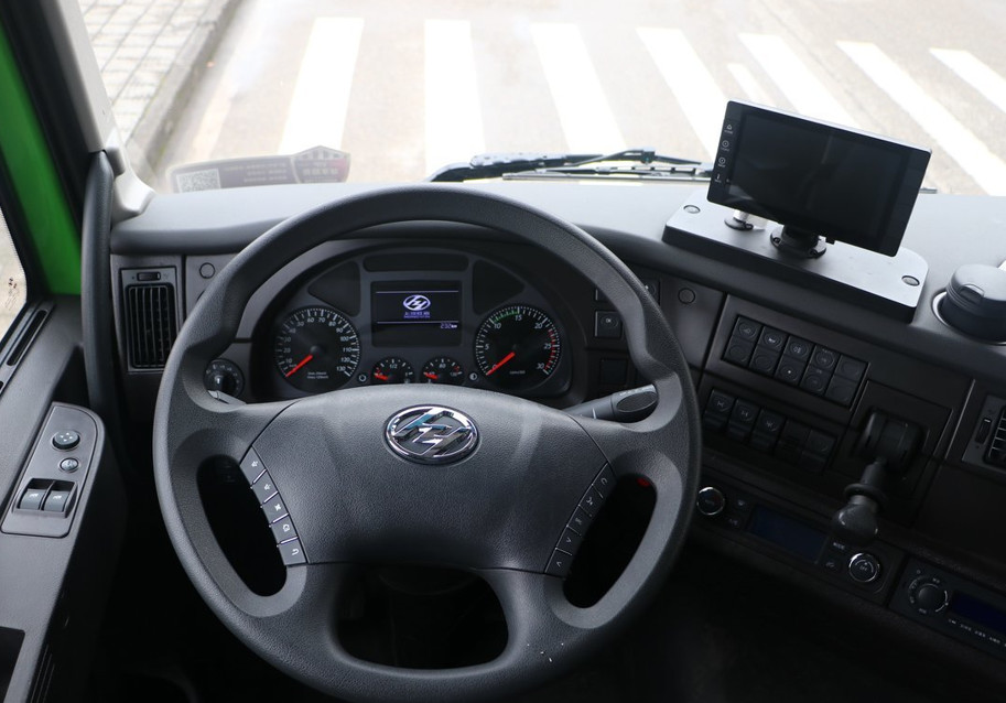 8.385m * 2.55m * 3.46m Used Heavy Truck For Building Construction , Mining , Municipal Construction