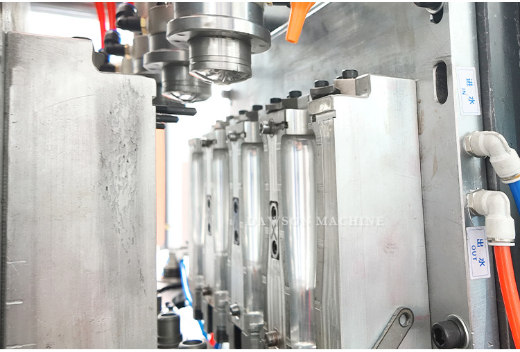 Automatic 330ml Plastic Bottle Blow Molding Machine For PET Drink Juice Bottle