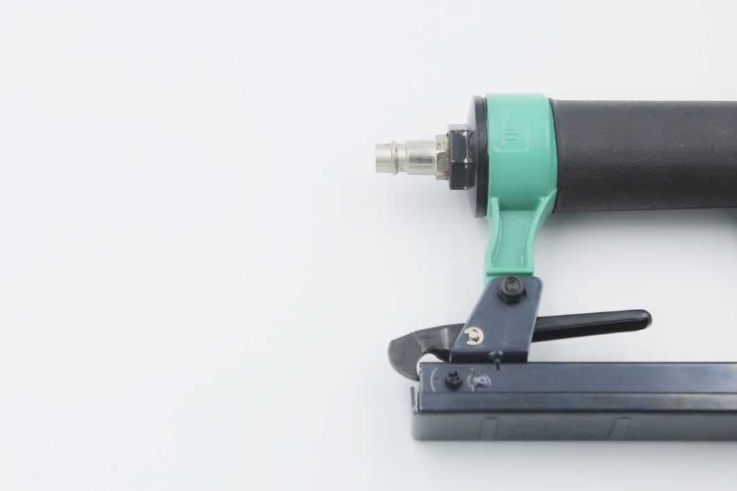 Top-Rated Durable 21 Gauge Fine Crown Air Pneumatic Staple Gun (Green) Air Stapler 8416 for Furniture Decoration