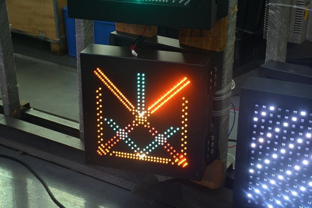50W Lane Control LED Screen Sign Oriented Identification System