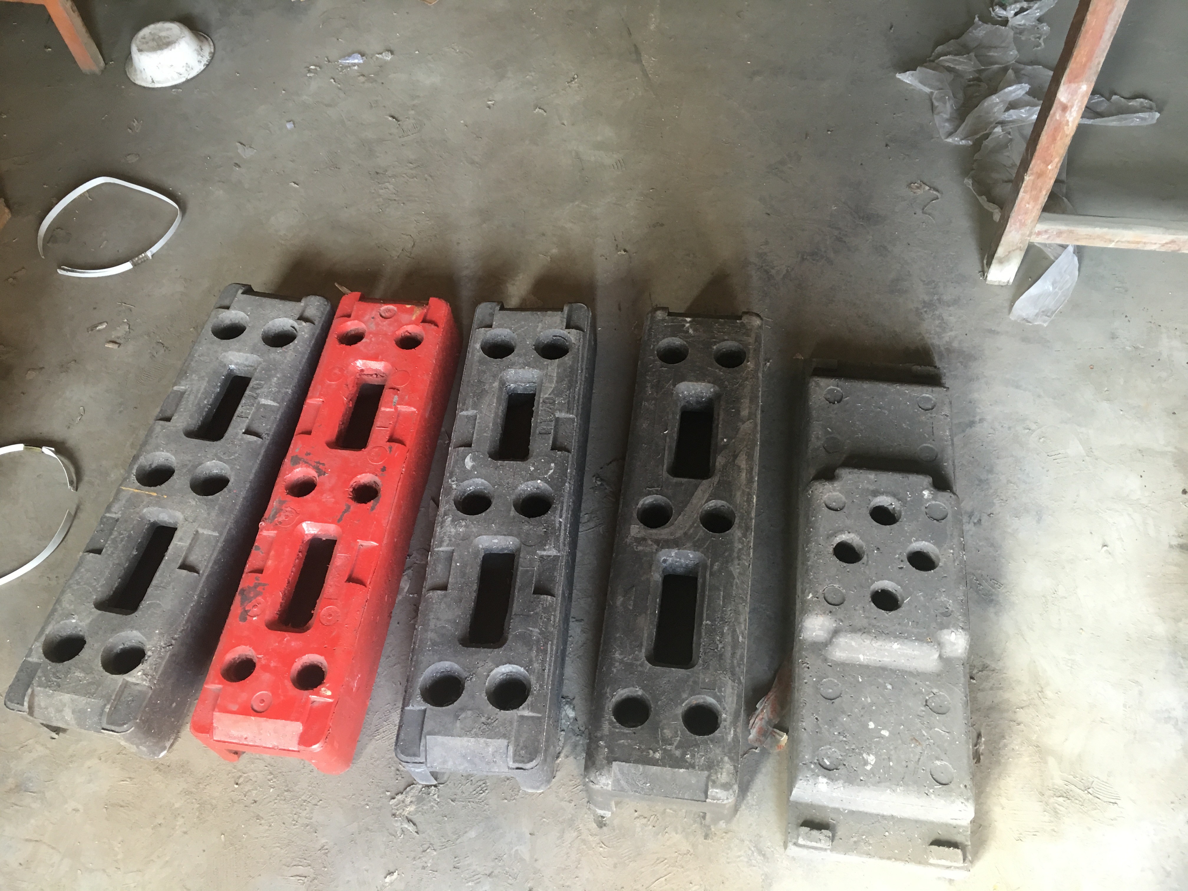 Temp Fence Panels Base Red and Orange Color Available Customized Hole 25mm 28mm 32mm 38mm 40mm etc UV 531 treated