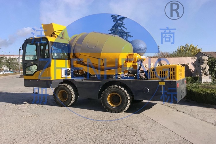 4 Wheels Self Loading Mobile Concrete Mixer , On Site Ready Mix Concrete Equipment