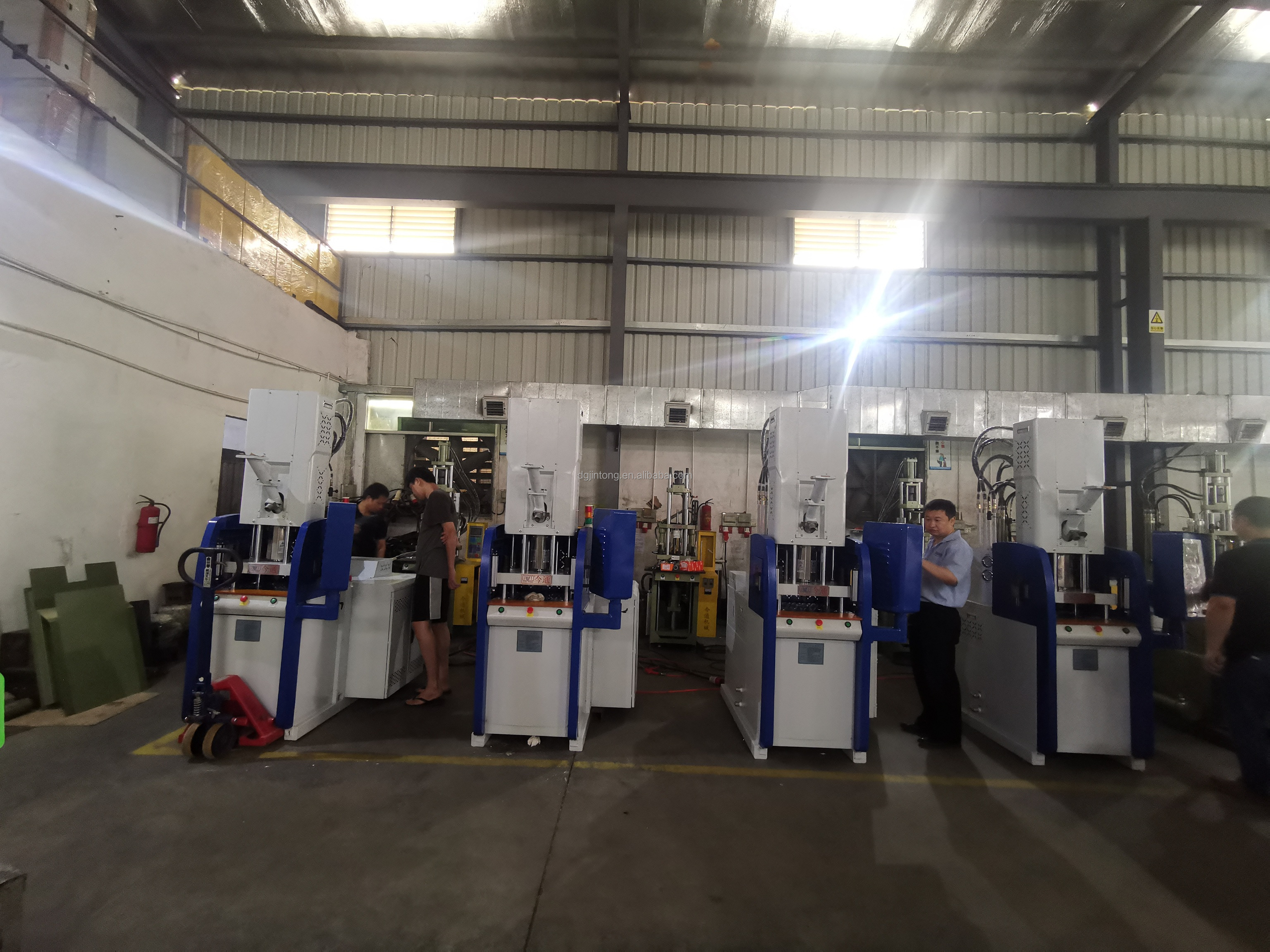 30T High Speed Vertical Injection Molding Machine 6.7kW For Small Electric Parts JT-250HS