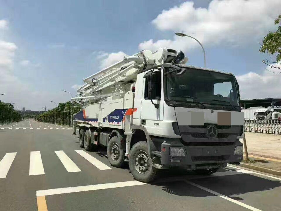Full Recondition Zoomlion 56m Used Concrete Pump with Benz Chassis
