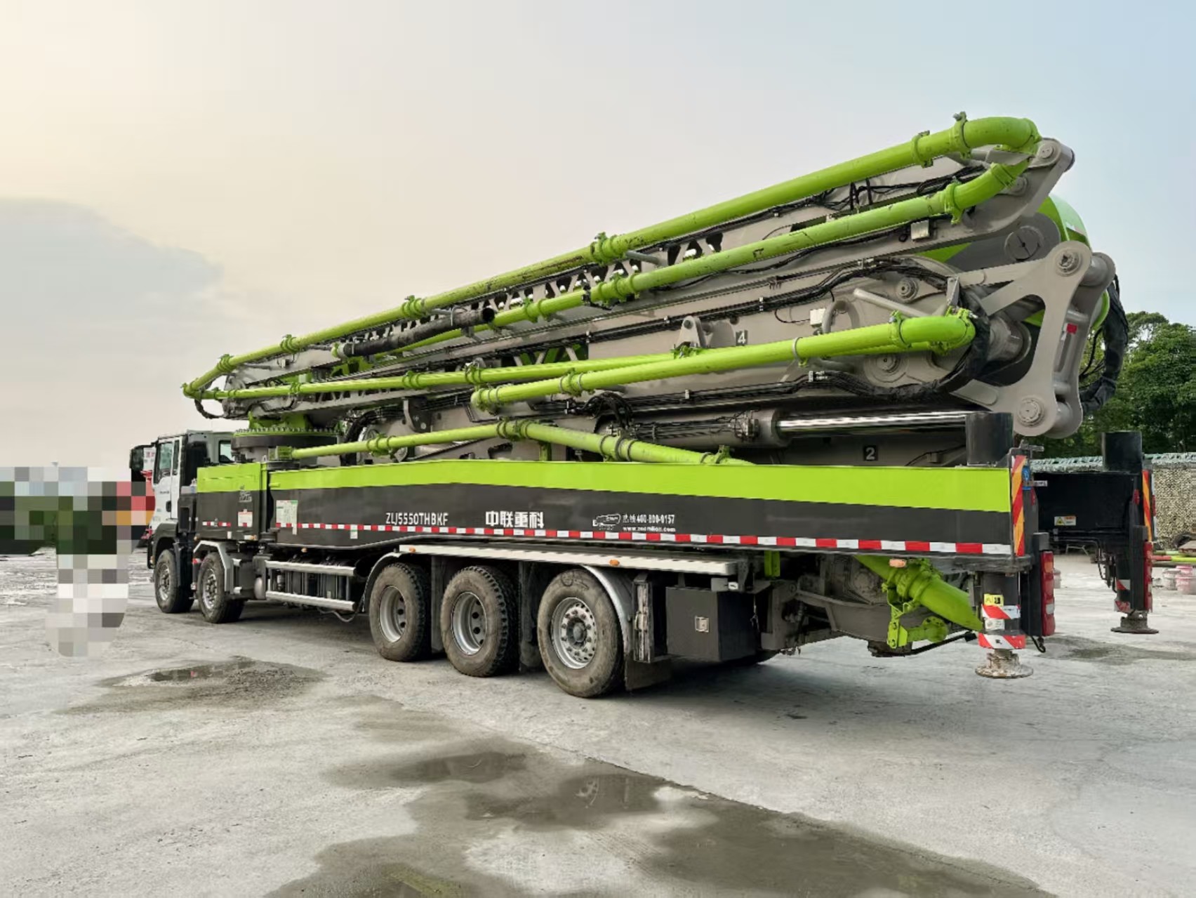 2023 Zoomlion 70m Concrete Pump Maximum Cloth Depth 63.8M for High-Rise Buildings