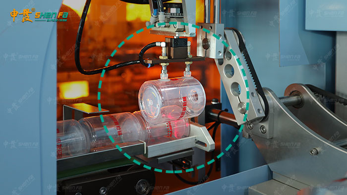 Automatic one color plastic round bottle screen printing machine.