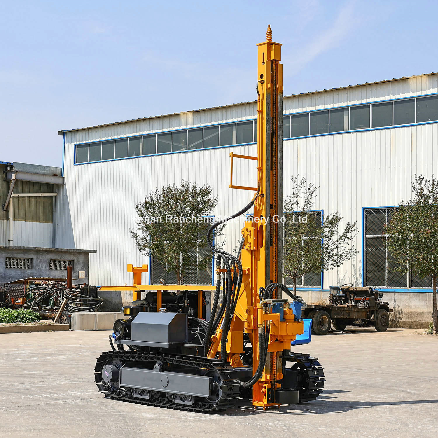 150m Depth 30m Piling Depth Solar Pile Driving Equipment 75KW Yuchai Turbo Charging