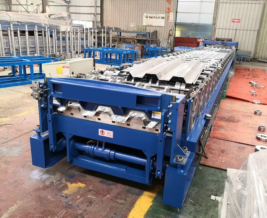 1.5mm Touchscreen Deck Floor Roll Forming Machine Gear Motor Driven By Inverter