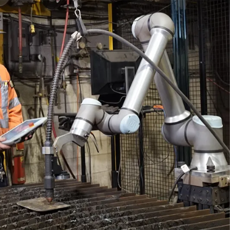 Collaborative Robotic Arm UR13e Human-machine Collaboration Safe Welding