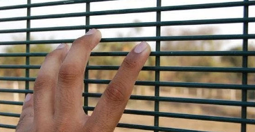 china wholesale ClearVu security fence spikes / Powder Coated security fence with spikes