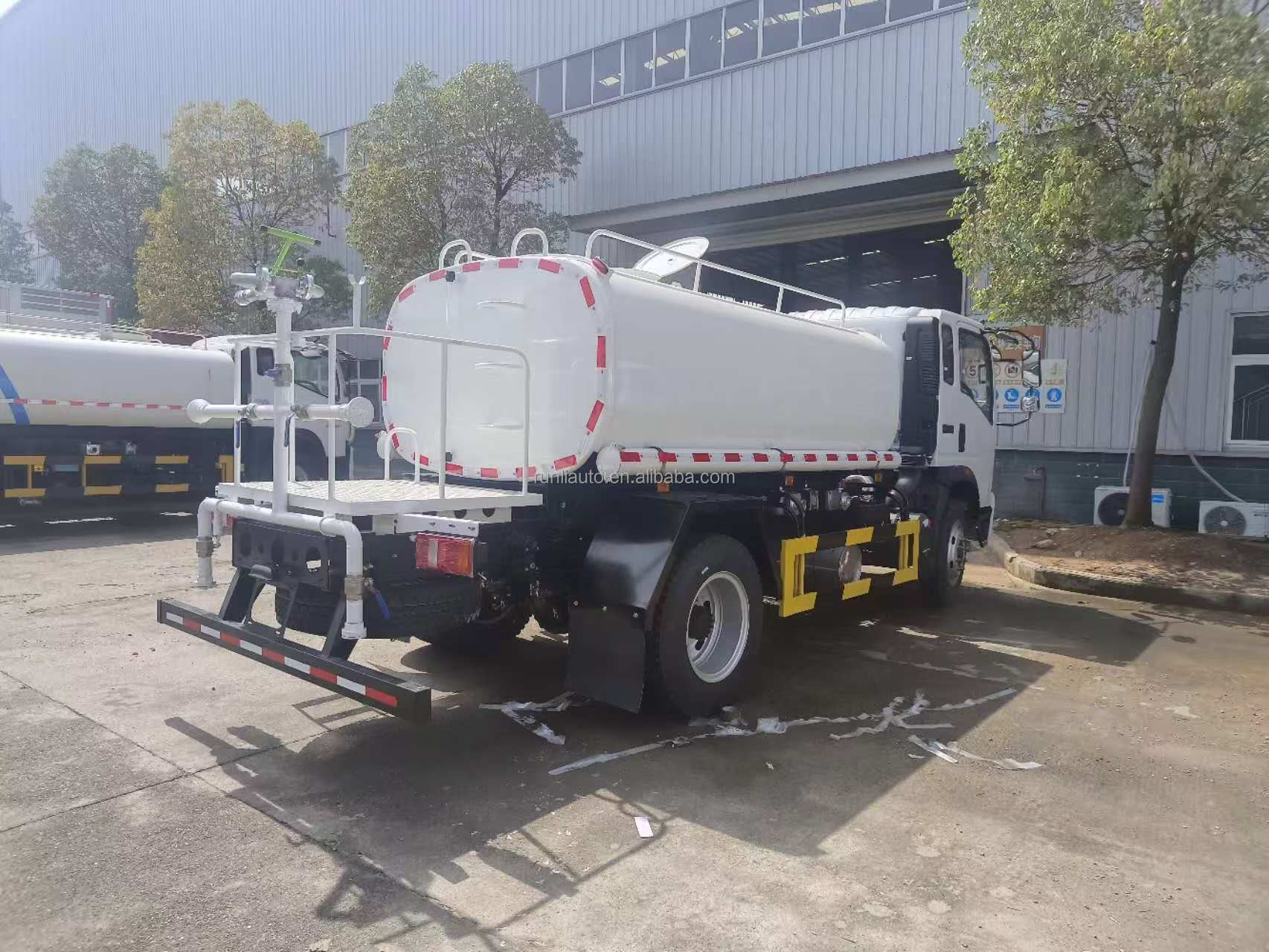 Factory HOWO 6000 Litres 7000 Litres 8000 Litres 9000Litresr Water Tank Tuck