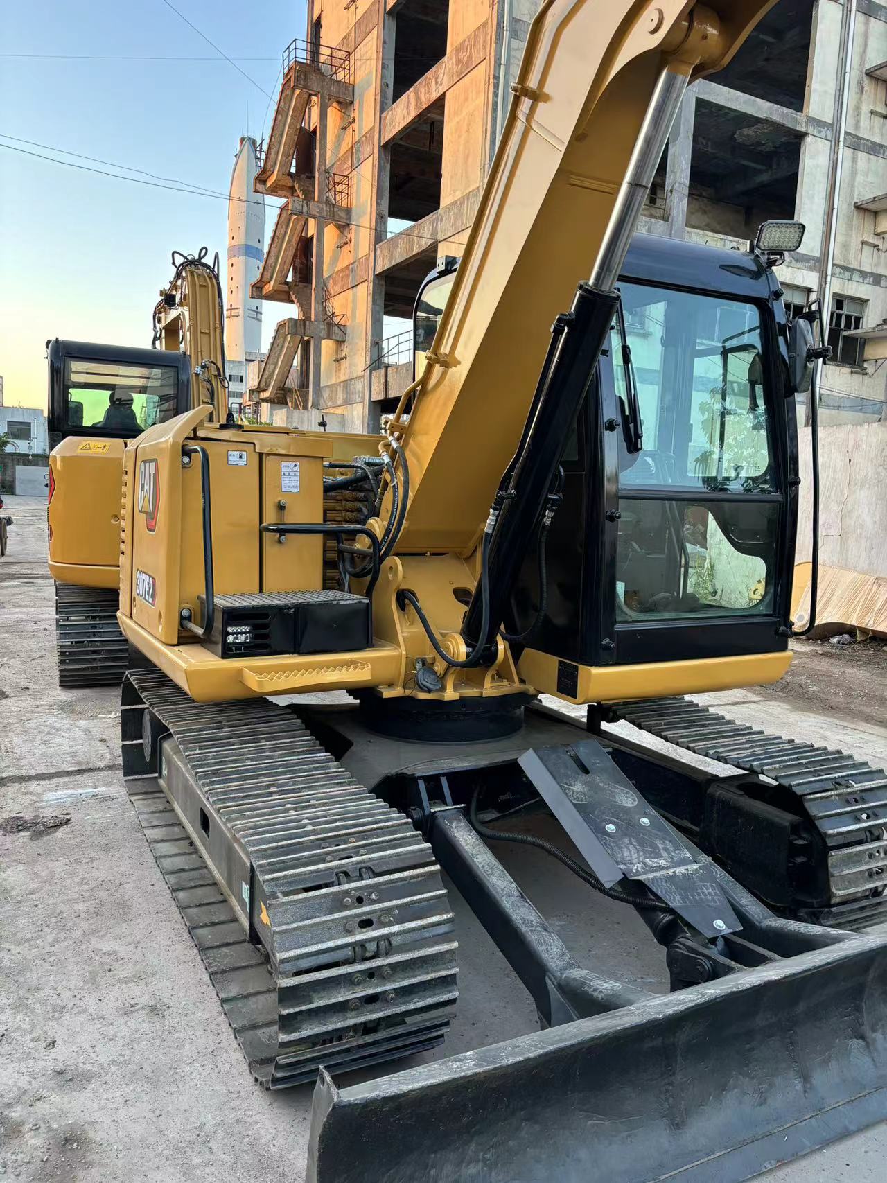 Second Hand Caterpillar CAT 307 Crawler Excavator from Japan with Low Working Hours