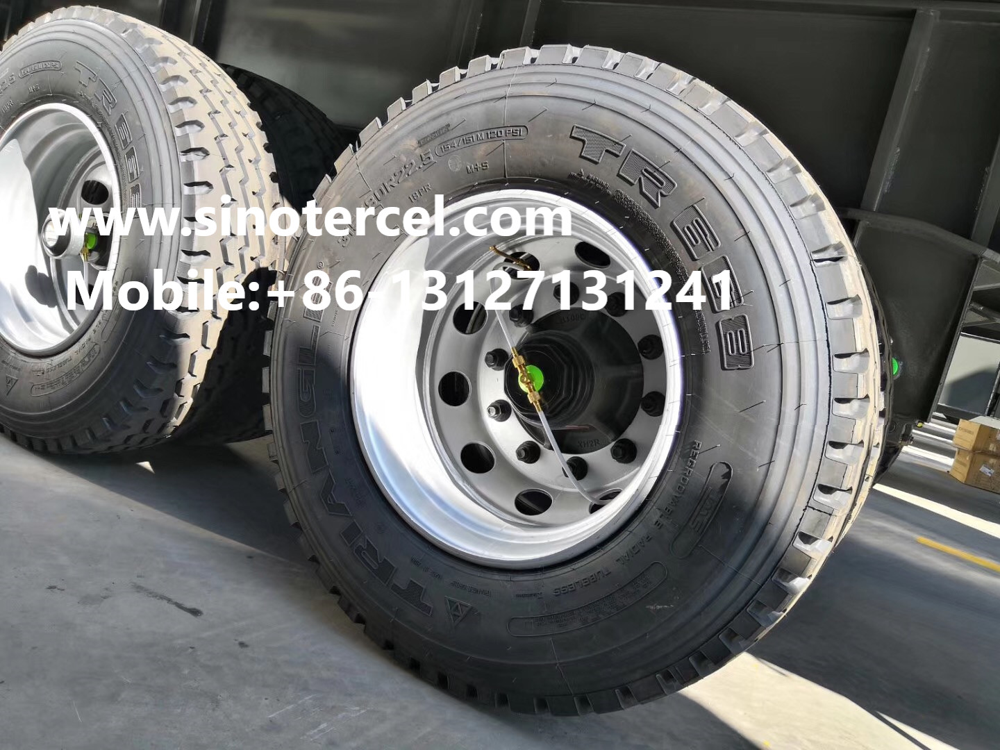 60T Tipper Semi Trailer 3 Axles Semi Flatbed Trailers Gray