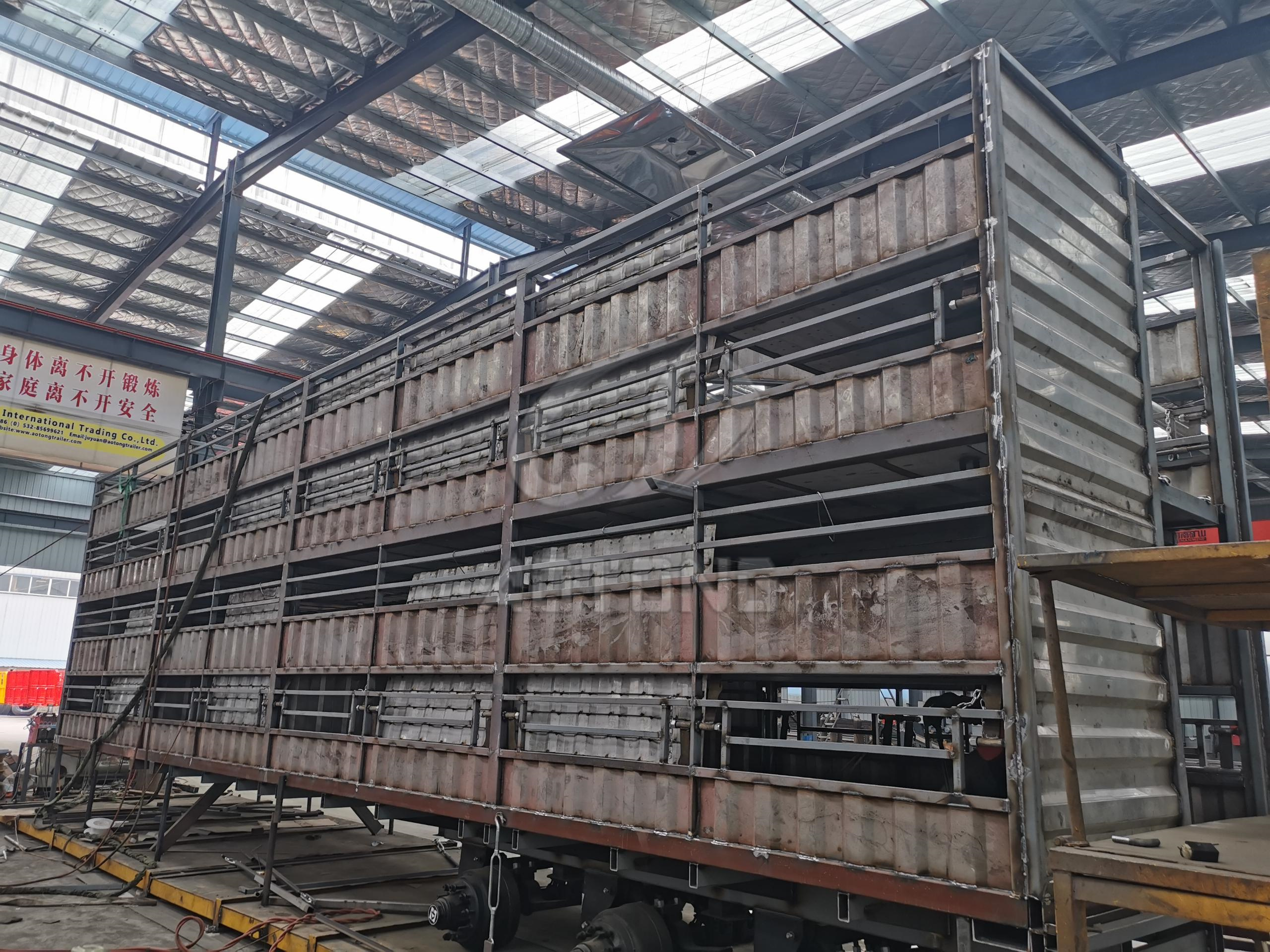Double Deck 3-axle Steel Animal Transport Storehouse Bars Semi Trailer Superior Design