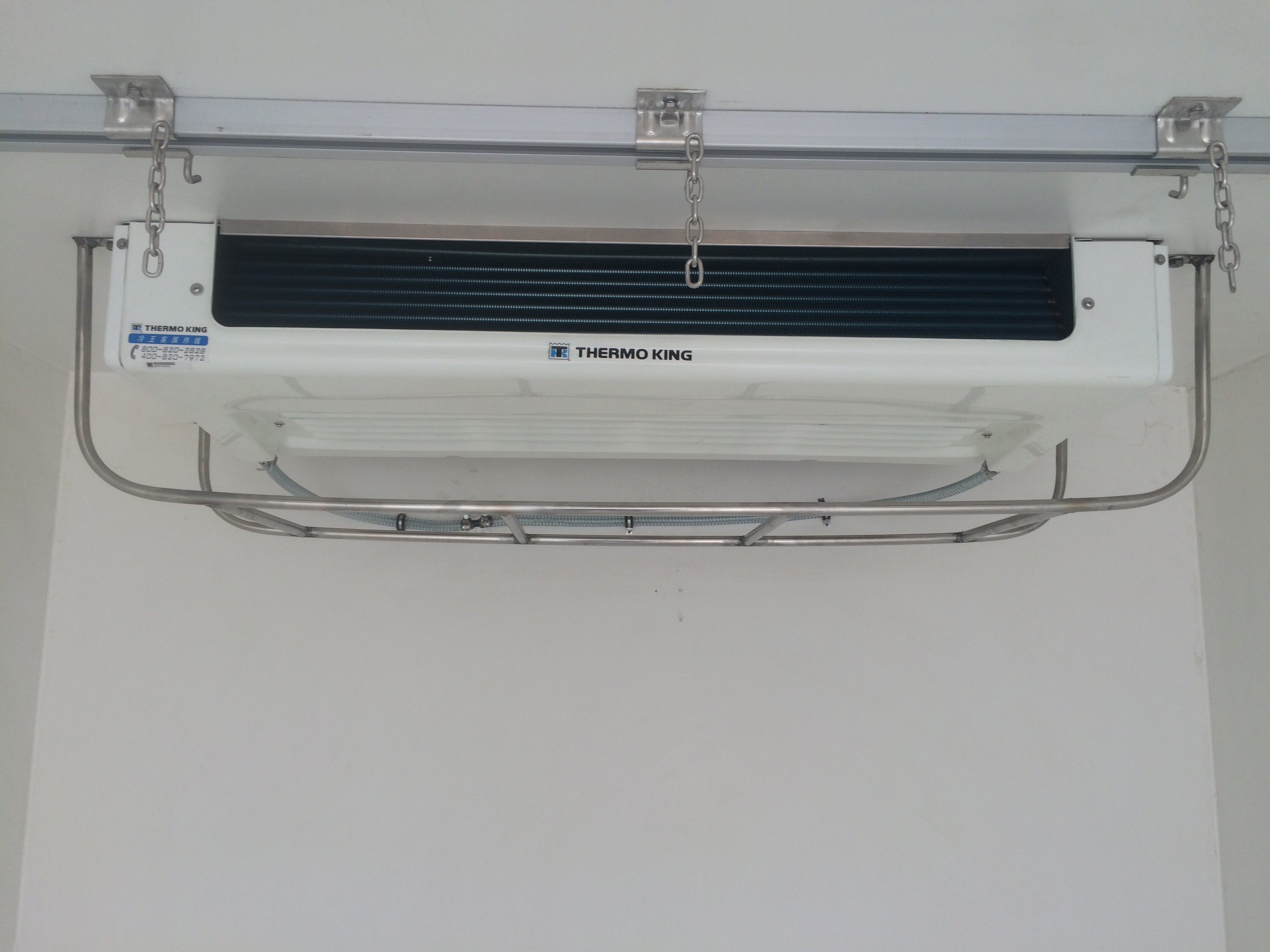 ISO 30 Tons Refrigerator Box Truck 6X2 For Frozen Food Transport