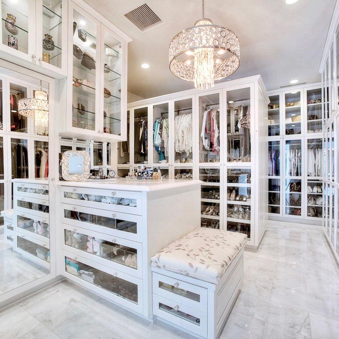General European Wooden Walk-in Closet Wardrobe for Bedroom Furniture in Hotel Apartment