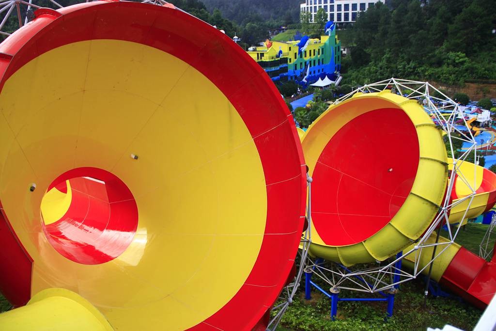 Safety Fiberglass Backward Tantrum Valley For Aqua Park / Industrial Water Slide