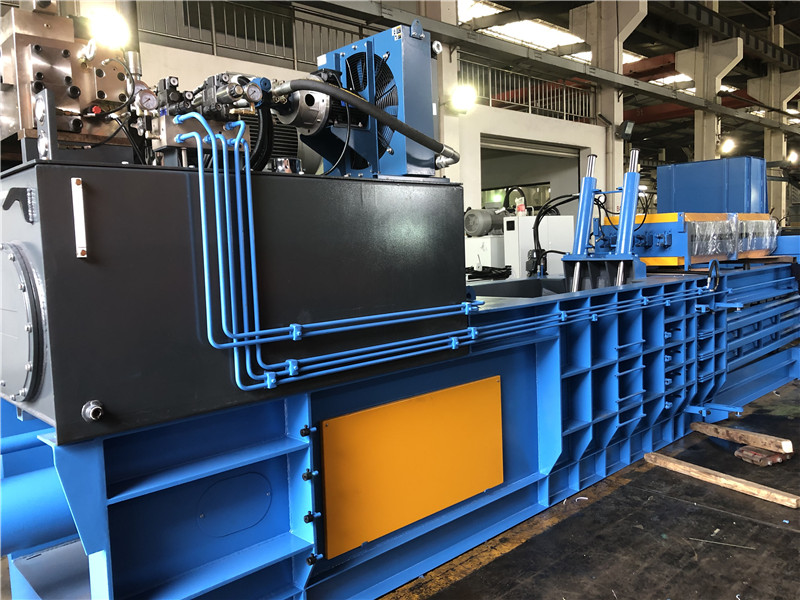Plastic horizontal waste straw baler/compactor machine