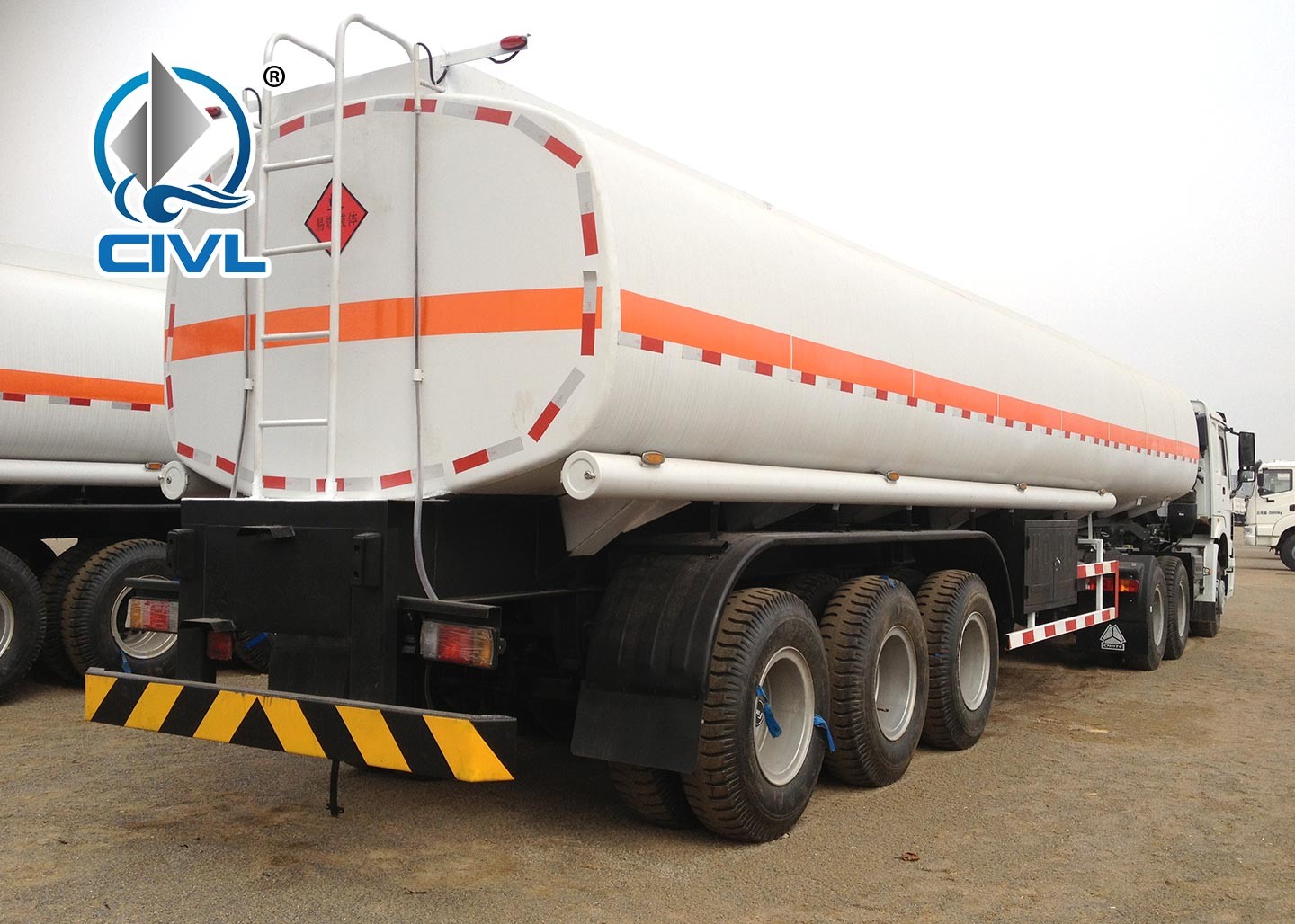 2 Axle / 3 Axle Bulk Cement Semi Trailer Trucks With 30m³ - 68m³ Capacity