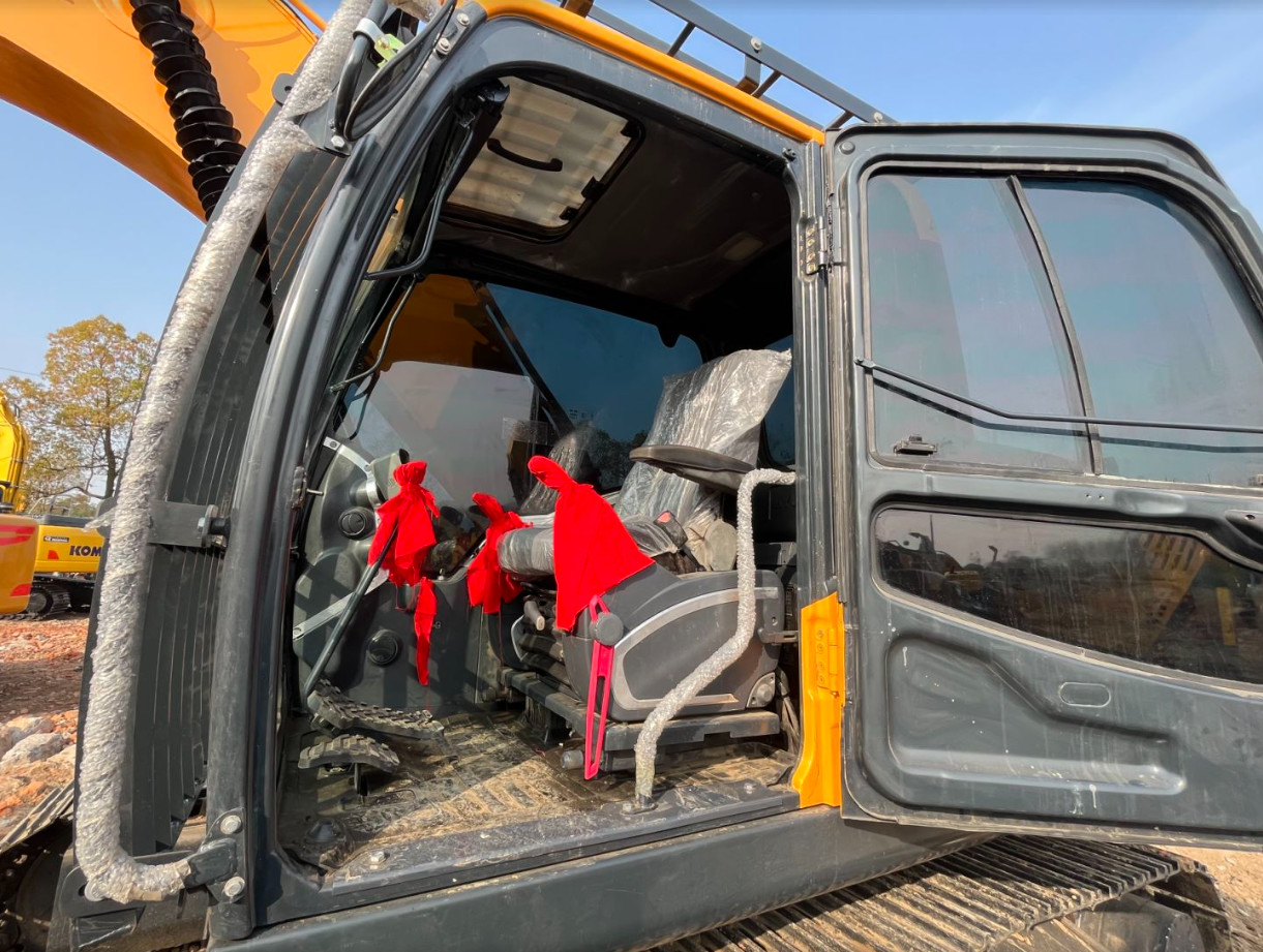 22 Ton Korea Brand Used Hyundai 220 Construction Heavy Excavator for Enginner