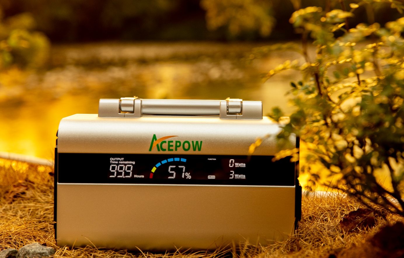 600 Watt Outdoor Portable Power Station 592Wh