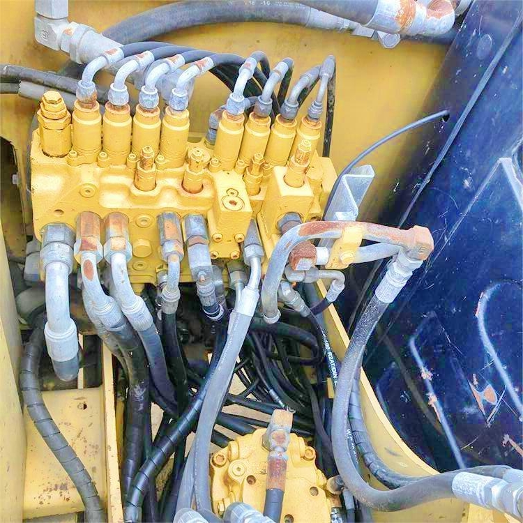 Original Hydraulic Valve Used Mini Crawler Excavator Caterpillar 307 in Good Condition