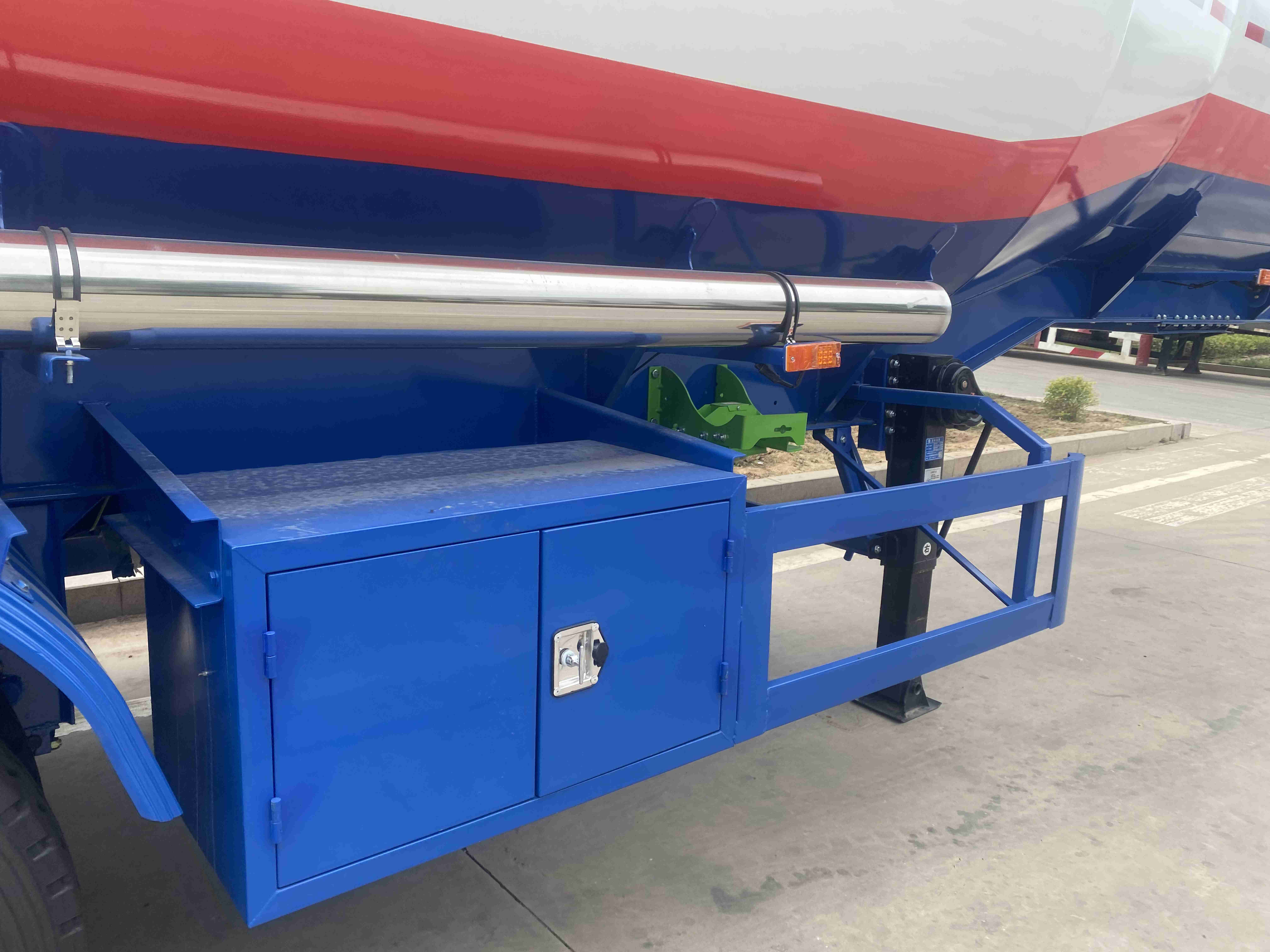 CIMC 3 axis carbon steel 20 to 30 cbms Cryogenic liquid oxygen hydrogen natural gas transport pressure vessel tank truck trailer