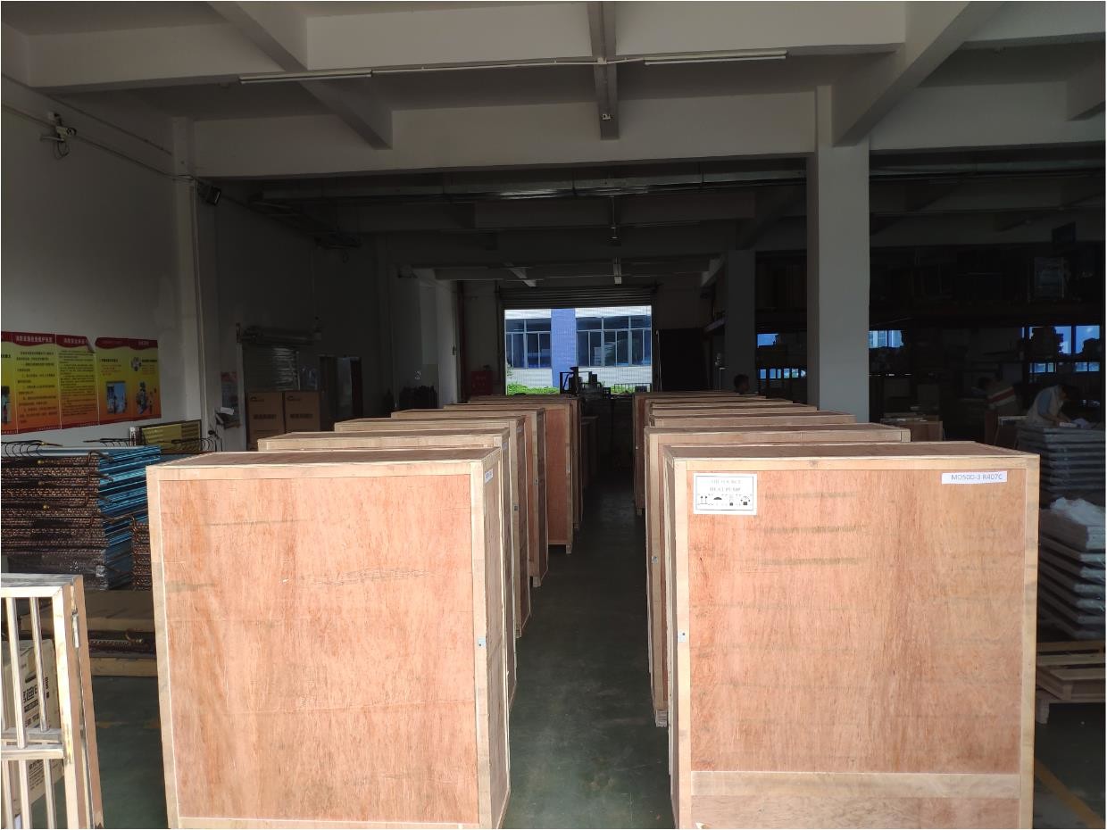 2.98KW 3P Top Blowing Air Source Heat Pump Heating And Refrigeration System Independent Installation