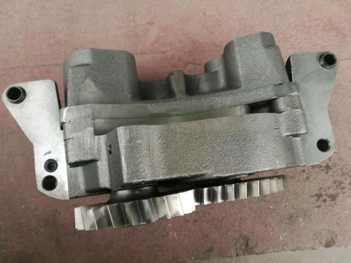 Hot Sell Cummins Qsz13 Isz13 diesel engine part Oil Pump 2883218 4374075