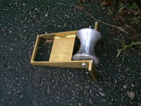Corner Mount Manhole Cable Roller for Protecting Cables and Ropes