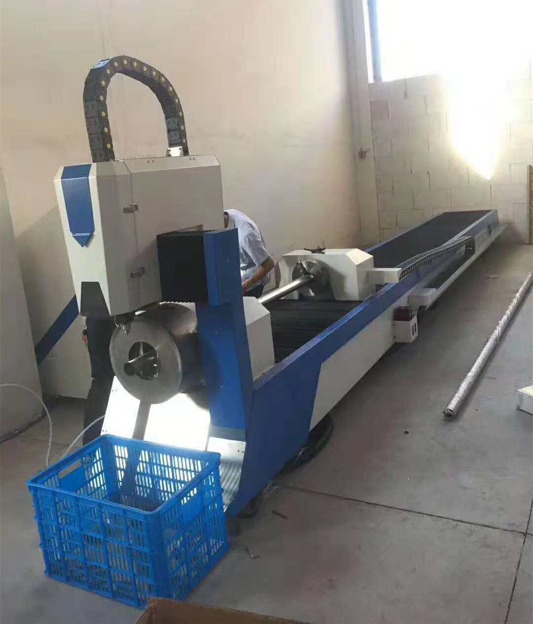 High precise Low Noise Fiber Laser Metal Pipe Cutting Machine for stainless/carbon steel pipes