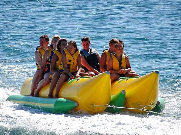 Rent Plato PVC Tarpaulin Water Rider Banana Inflatable Boat With Double Tube