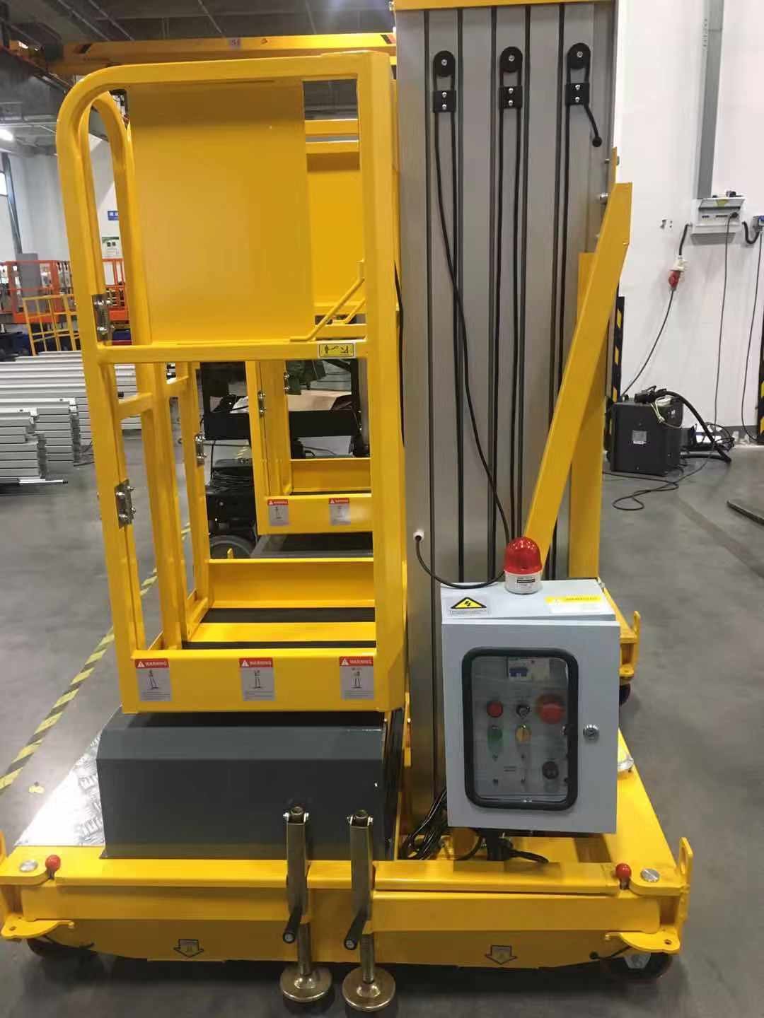 8m Platform Height Manual Pushing Vertical Lift