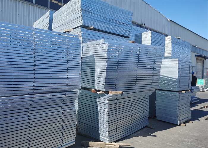 Q235 Steel Anti Rust Metal Grating Platform Flat Bar Type 7mm Thick