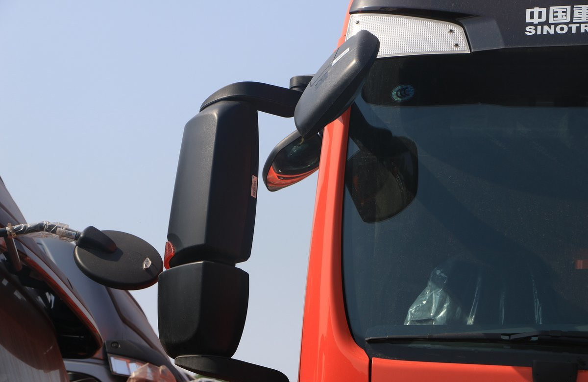 Sinotruk Uk Used Tipper Trucks 8×4 Sitrak G7H Heavy Duty 12.5L Displacement Single Sleeper