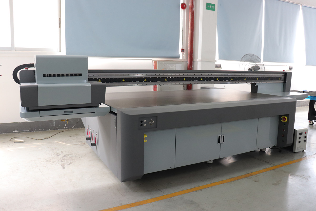 High Resolution Prints Large Format UV Printer With 2500mm Maximum Media Width And LED Environmental UV Ink